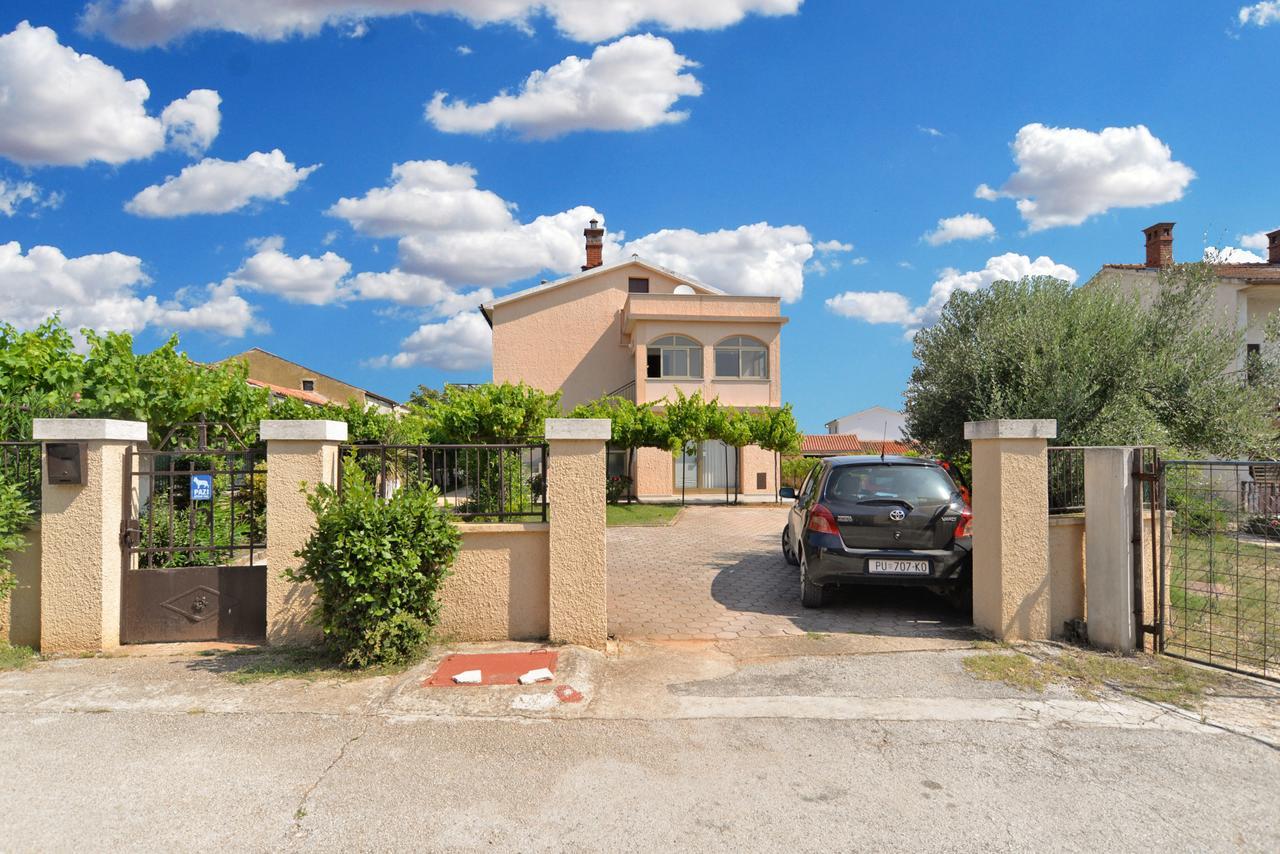 Apartments Gracijano 1724 Ližnjan 외부 사진